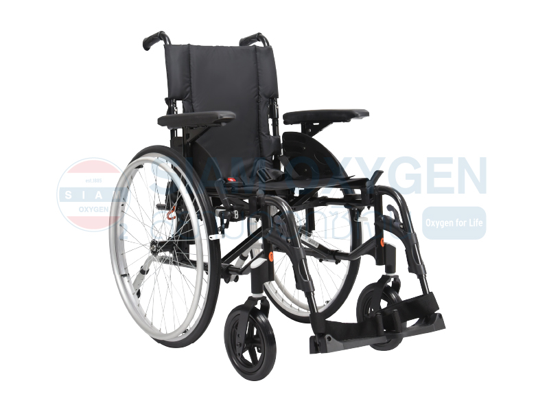 วีลแชร์ผู้สูงอายุ แบบธรรมดา พับได้ ยี่ห้อ Invacare รุ่น Action 2NG ล้อใหญ่ (Manual Wheelchair)